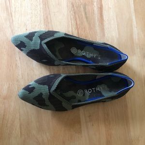 Rothys Camo Points